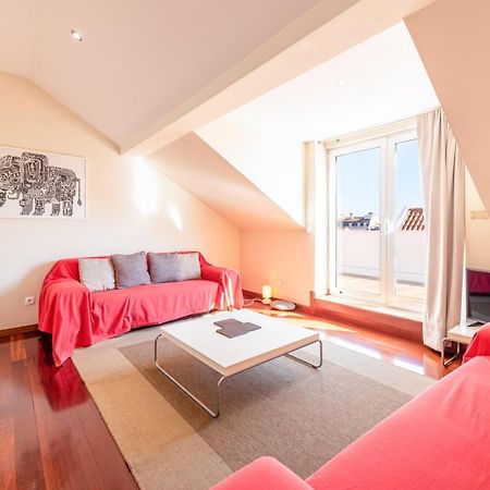 リスボンGuestready - Rare Terrace Apt, Historic Centerアパートメント エクステリア 写真